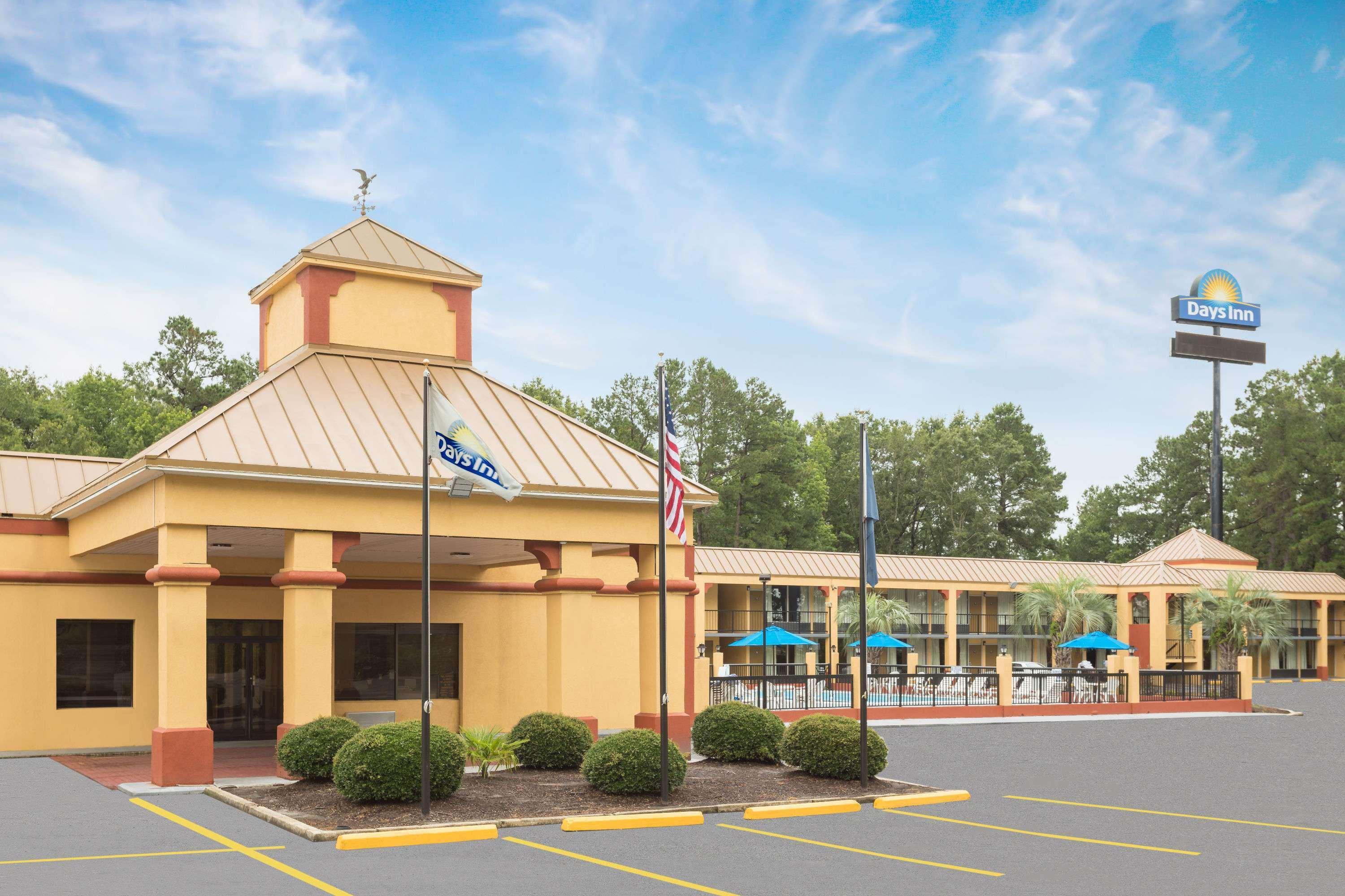 Days Inn By Wyndham Orangeburg South Екстер'єр фото