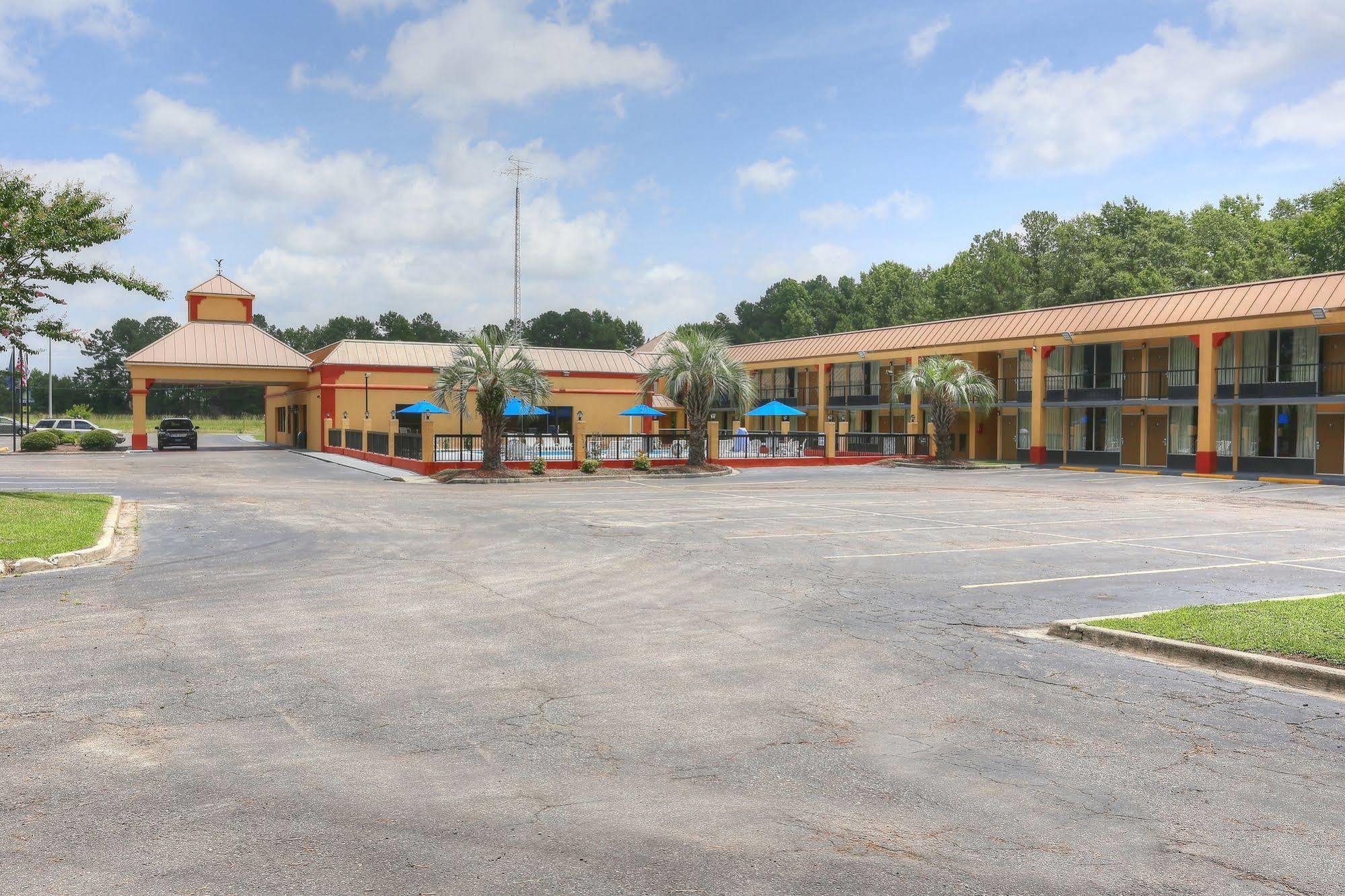 Days Inn By Wyndham Orangeburg South Екстер'єр фото